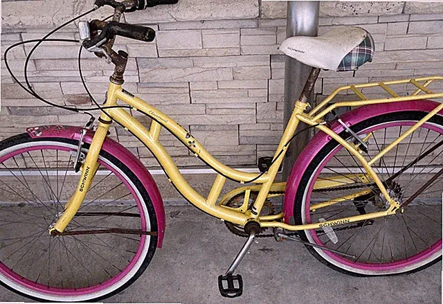 2024 Schwinn Clairmont Cruiser Bicycle Bike yellow & pink