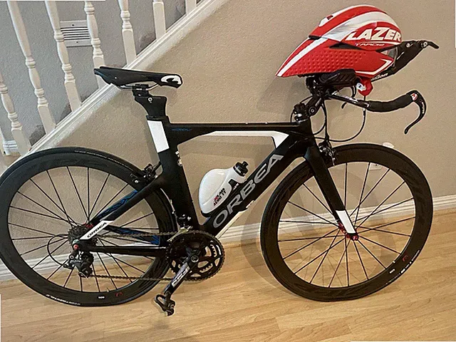 Orbea Ordu M30 Carbon TT - Zipp 404 - Lazer Tardis - Looks Pedals - Shimano 105